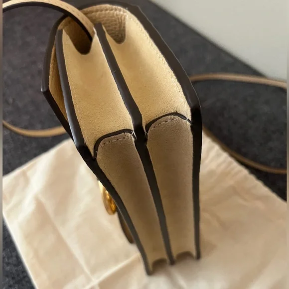 Tory Burch Miller Wallet Crossbody in Vanilla Soft Serve - Picture 4 of 15